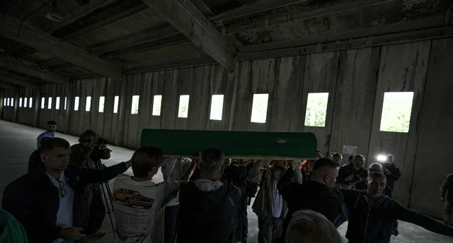 Srebrenitsa’nın 30. Yılında Gözyaşlarıyla Veda