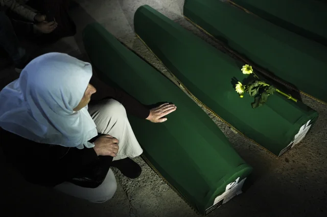 Srebrenitsa’nın 30. Yılında Gözyaşlarıyla Veda