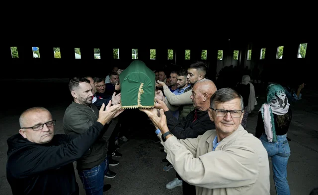Srebrenitsa’nın 30. Yılında Gözyaşlarıyla Veda