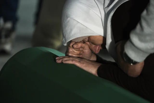 Srebrenitsa’nın 30. Yılında Gözyaşlarıyla Veda