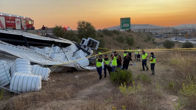 Kuzey Marmara Otoyolu'nda Feci Tır Kazası: İki Kişi Hayatını Kaybetti