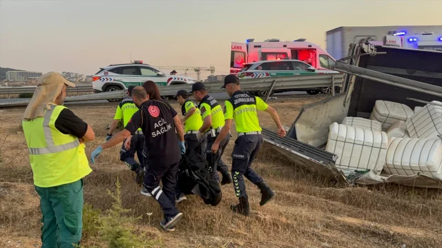 Kuzey Marmara Otoyolu'nda Feci Tır Kazası: İki Kişi Hayatını Kaybetti