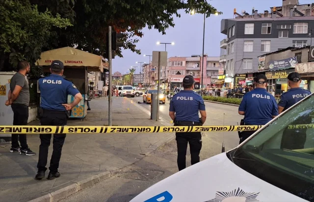 Tarsus'ta Çatışma: Firari Cinayet Zanlısı Etkisiz Hale Getir...