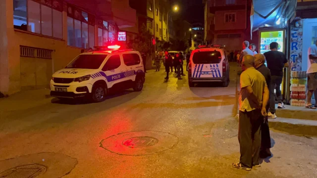 Bursa'da Firari Teklifi Gerginliği: Yakınlar Polis Müdahalesini Engellemeye Çalıştı