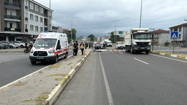 Düzce'de Minibüsün Çarptığı Bisikletli Hayatını Kaybetti