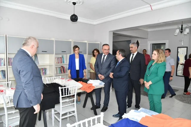 Tekirdağ'da Yükümlüler Tarafından Diken Kıyafetler Sahipleri...