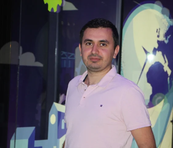 İzmir'de Dezavantajlı Çocuklara Teknoloji Yolculuğu Başladı