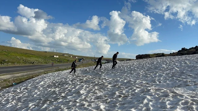 Ardahan'ın Serin Yaylaları Sıcaklardan Kaçanlara Kucak Açıyo...