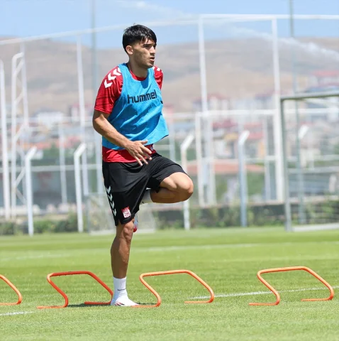 Sivasspor'un Yeni Sezon Hazırlıkları Tüm Hızıyla Devam Ediyor