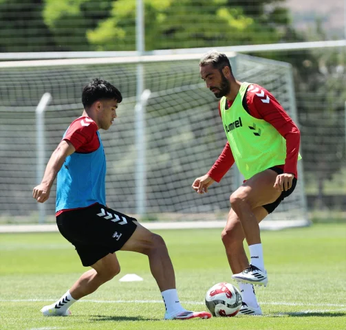 Sivasspor'un Yeni Sezon Hazırlıkları Tüm Hızıyla Devam Ediyor