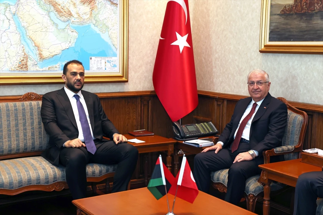 Milli Savunma Bakanı Güler ve Libya Savunma Bakan Vekili Bir Araya Geldi