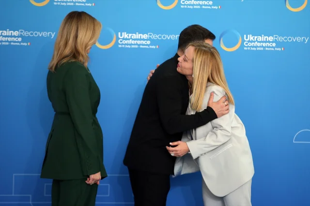 Roma'da Ukrayna'nın Yeniden İnşası İçin 10 Milyar Avro Taahhüt Edildi