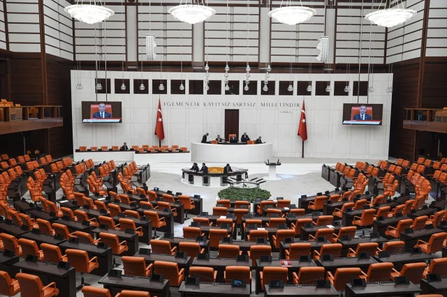 TBMM Genel Kurulu'nun Toplanamaması Üzerine Tartışmalar