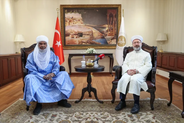Diyanet İşleri Başkanı Erbaş, Nijer'in Damagaram Sultanı ile...