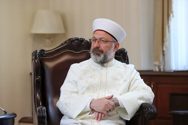 Diyanet İşleri Başkanı Erbaş, Nijer'in Damagaram Sultanı ile Dostluk ve İşbirliğini Pekiştirdi