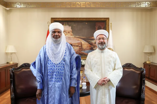 Diyanet İşleri Başkanı Erbaş, Nijer'in Damagaram Sultanı ile Dostluk ve İşbirliğini Pekiştirdi