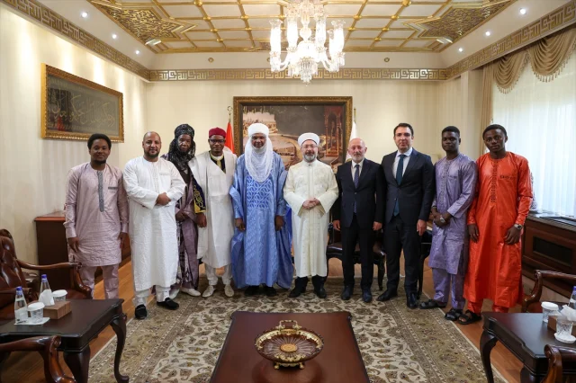 Diyanet İşleri Başkanı Erbaş, Nijer'in Damagaram Sultanı ile Dostluk ve İşbirliğini Pekiştirdi