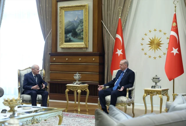Cumhurbaşkanlığı Külliyesi'nde Önemli Ziyaret: Erdoğan ve Bahçeli'nin Görüşmesi