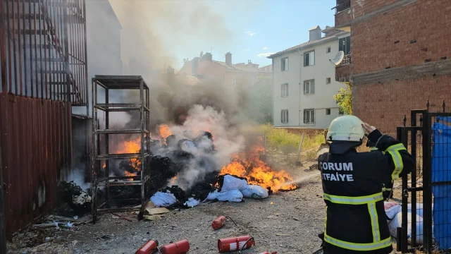 Çorum'da Tekstil Atıkları Yangını Başarıyla Kontrol Altına A...