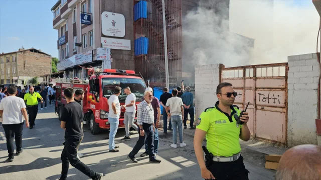 Çorum'da Tekstil Atıkları Yangını Başarıyla Kontrol Altına Alındı
