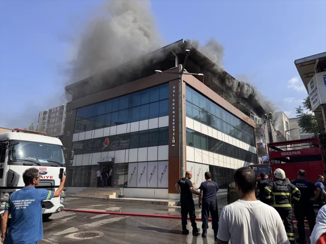 Bursa'da Tekstil Mağazasında Çıkan Yangın ve Olayların Perde Arkası