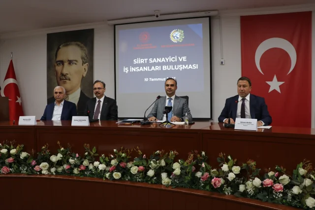 Bakan Kacır Siirt'te Esnaf ve İş Dünyası ile Buluştu