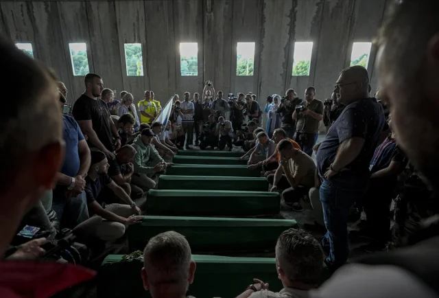 Srebrenitsa'nın Acı Mirası: 7 Kurban Daha Anıt Mezarlıkta Ebediyete Uğurlanacak