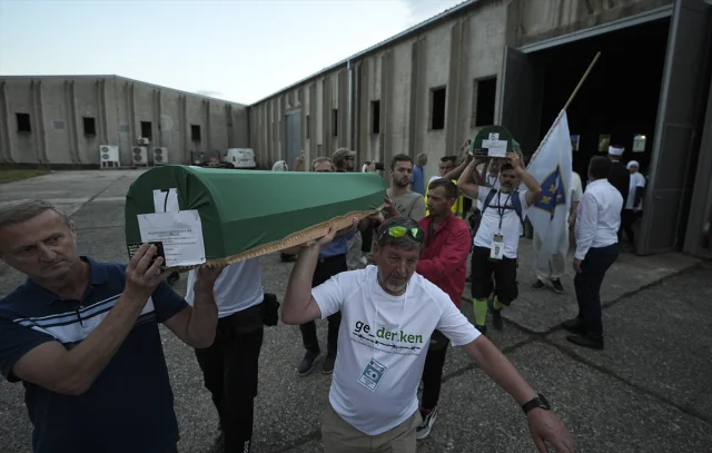 Srebrenitsa'nın Acı Mirası: 7 Kurban Daha Anıt Mezarlıkta Ebediyete Uğurlanacak