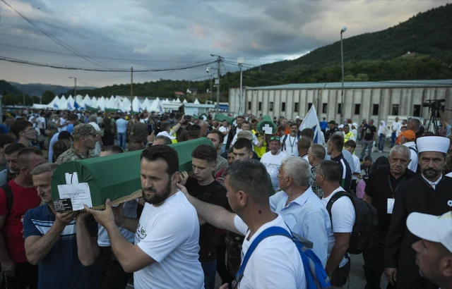Srebrenitsa'nın Acı Mirası: 7 Kurban Daha Anıt Mezarlıkta Ebediyete Uğurlanacak