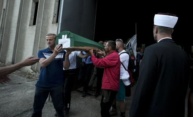 Srebrenitsa'nın Acı Mirası: 7 Kurban Daha Anıt Mezarlıkta Ebediyete Uğurlanacak
