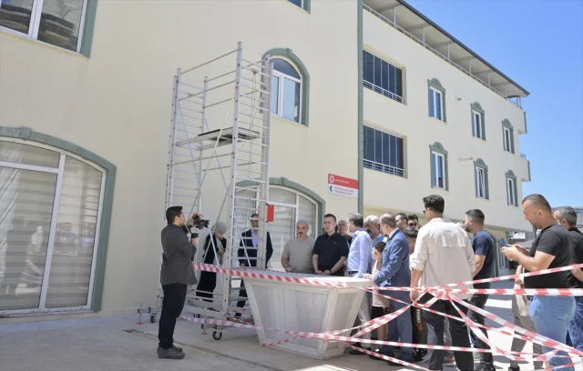 Esenyurt'taki Tarihi Cami Su Sızıntısından Kurtuluyor