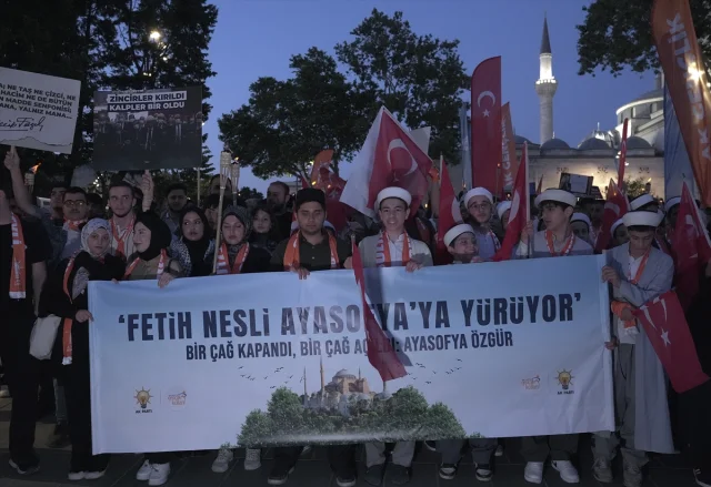 Gençlik Kolları Ayasofya'ya Fetih Yürüyüşü Düzenledi