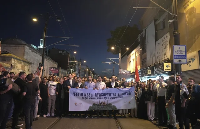 Gençlik Kolları Ayasofya'ya Fetih Yürüyüşü Düzenledi