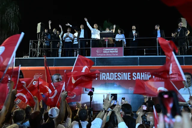 CHP Lideri Özgür Özel Adana Halkıyla Buluştu