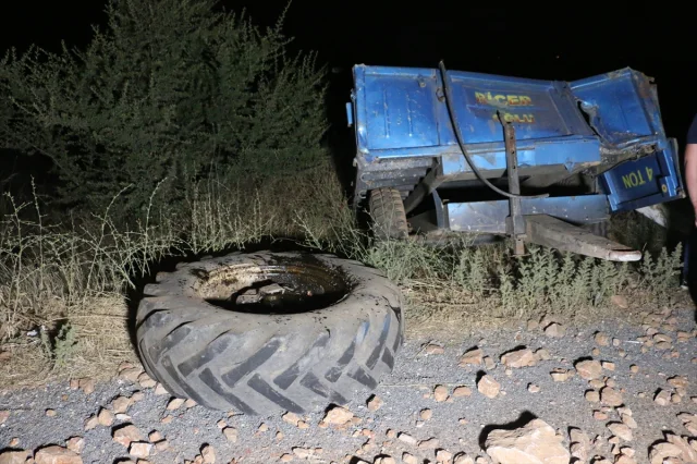 Manisa'da Trafik Kazası Üzüntü Yarattı Traktör Sürücüsü Hayatını Kaybetti