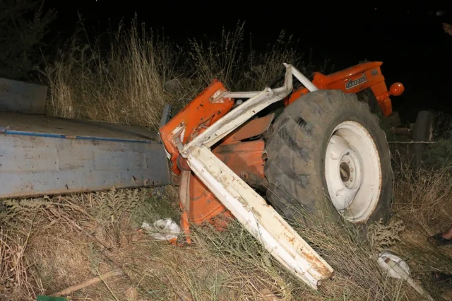 Manisa'da Trafik Kazası Üzüntü Yarattı Traktör Sürücüsü Hayatını Kaybetti