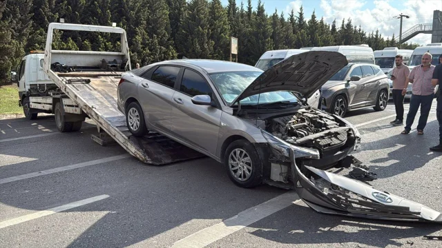 Kocaeli'de Zincirleme Kaza Trafiği Durdurdu