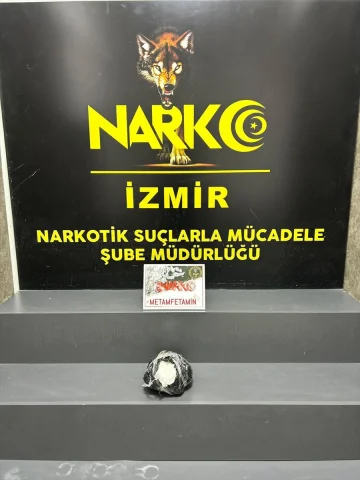 İzmir Polisinden Dev Operasyon: Uyuşturucu Tacirleri Yakalan...