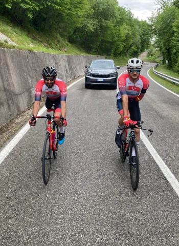 Türk Para Bisikletçileri Tarihi Şampiyonaya Hazırlanıyor