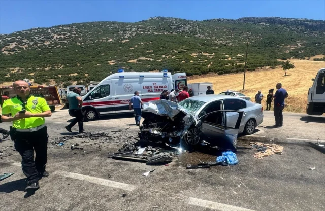 Isparta'nın Eğirdir İlçesinde Feci Trafik Kazası: 1 Ölü, 9 Yaralı