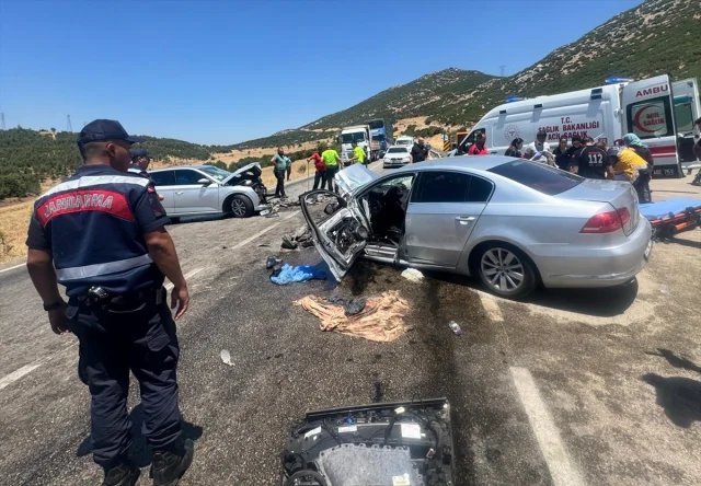 Isparta'nın Eğirdir İlçesinde Feci Trafik Kazası: 1 Ölü, 9 Yaralı