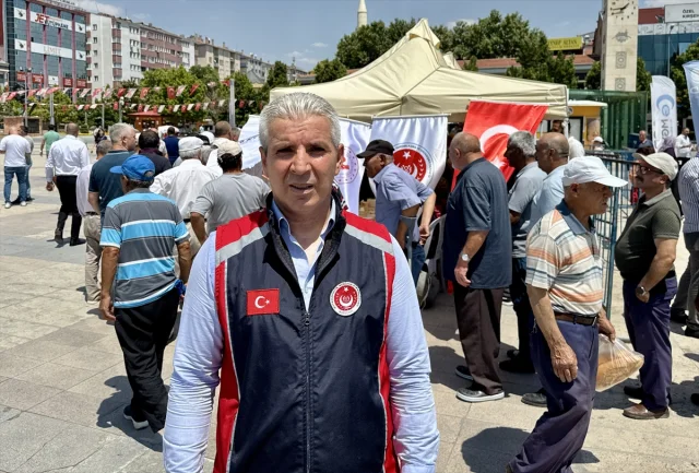 Kırşehir'de Şehitlerimiz İçin Aşure İkramı Gerçekleştirildi