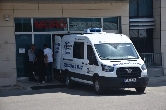 Antalya'da Yaşanan Trafik Kazası Baba ve Oğlun Hayatını Yitirmesiyle Sonuçlandı
