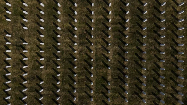 Srebrenitsa Soykırımı'nın 30. Yılında Potoçari'de Hüzünlü Sessizlik