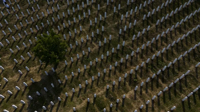 Srebrenitsa Soykırımı'nın 30. Yılında Potoçari'de Hüzünlü Sessizlik