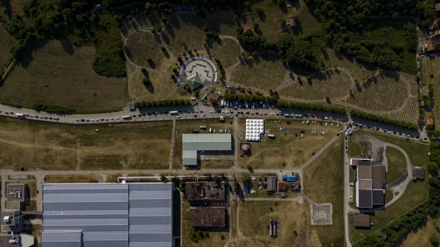 Srebrenitsa Soykırımı'nın 30. Yılında Potoçari'de Hüzünlü Sessizlik