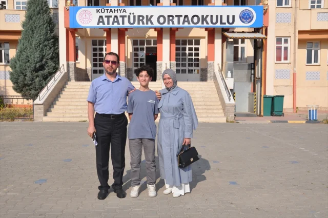 Kütahyalı Münir Salihoğlu LGS'de Tam Puan Aldı, Hedefi Doktorluk