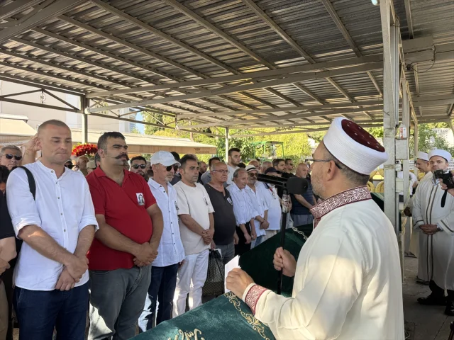 Ünlü Caz Sanatçısı Rüçhan Çamay Son Yolculuğuna Veda Etti