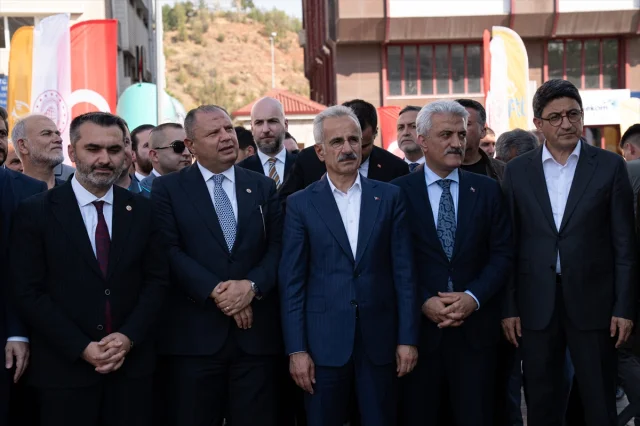 Bakanı Uraloğlu: "Postacı Yürüyüş Yarışması Dayanışmanın Sembolü"