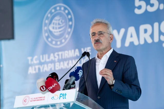 Bakanı Uraloğlu: "Postacı Yürüyüş Yarışması Dayanışmanın Sembolü"